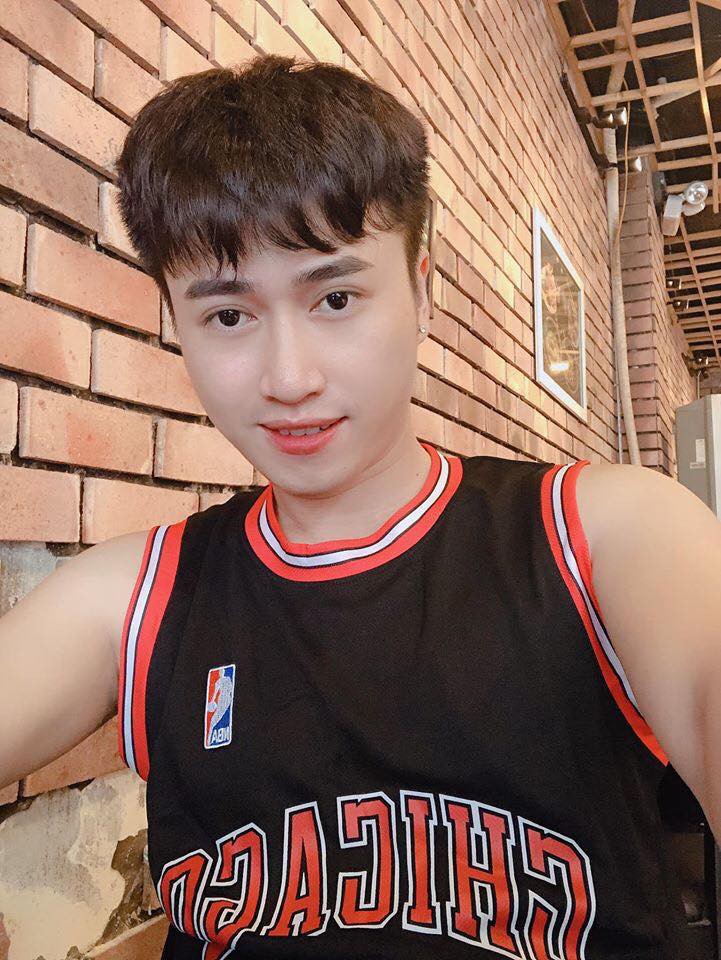 Hot boy LGBT - Thanh Tùng: Trước khi come out, mình đã có quãng thời gian sống khép kín - Ảnh 4. Hot boy LGBT - Thanh Tùng: Trước khi come out, mình đã có quãng thời gian sống khép kín - Ảnh 4.