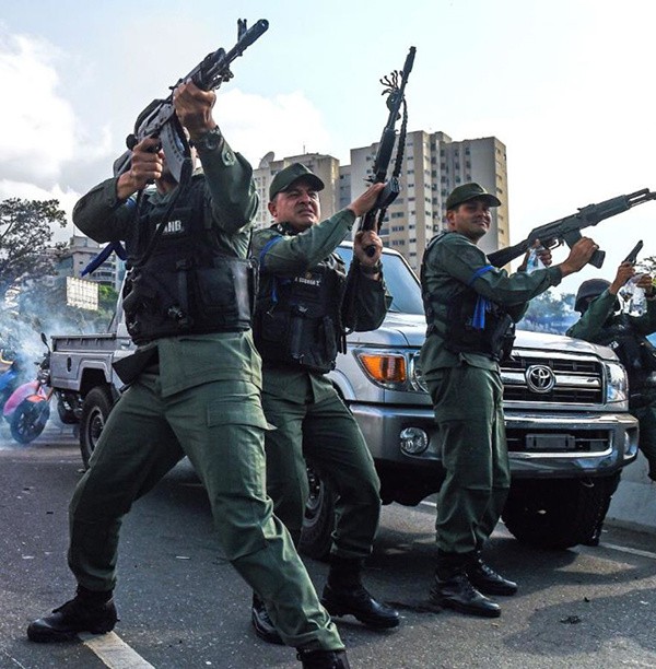 Đảo chính ở Venezuela, Mỹ nói Nga ngăn Maduro rời đất nước đến Cuba  - Ảnh 7.