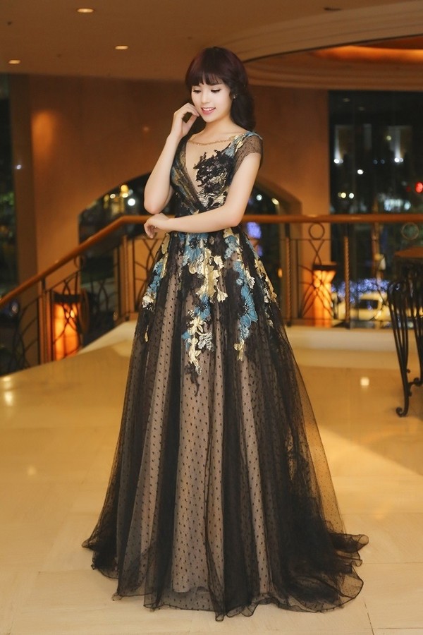 Kỳ Duyên: Từ hoa hậu sến sẩm đến nữ hoàng sang chảnh - Ảnh 8. Kỳ Duyên: Từ hoa hậu sến sẩm đến nữ hoàng sang chảnh - Ảnh 8.
