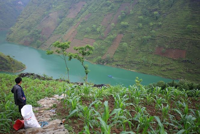 Hành trình khám phá Tu Sản - hẻm vực kỳ vĩ nhất Đông Nam Á - Ảnh 1.
