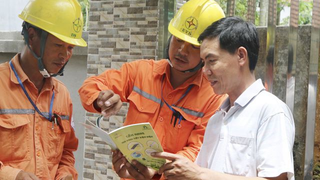 Chính phủ yêu cầu đánh giá tác động của giá điện, có kịch bản với giá xăng dầu tăng cao - Ảnh 1. Chính phủ yêu cầu đánh giá tác động của giá điện, có kịch bản với giá xăng dầu tăng cao - Ảnh 1.