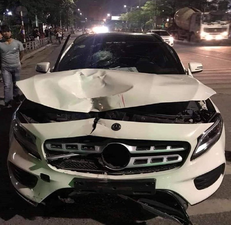 Sau họp lớp, tài xế Mercedes tông chết 2 phụ nữ ở hầm Kim Liên - Ảnh 2. Sau họp lớp, tài xế Mercedes tông chết 2 phụ nữ ở hầm Kim Liên - Ảnh 2.