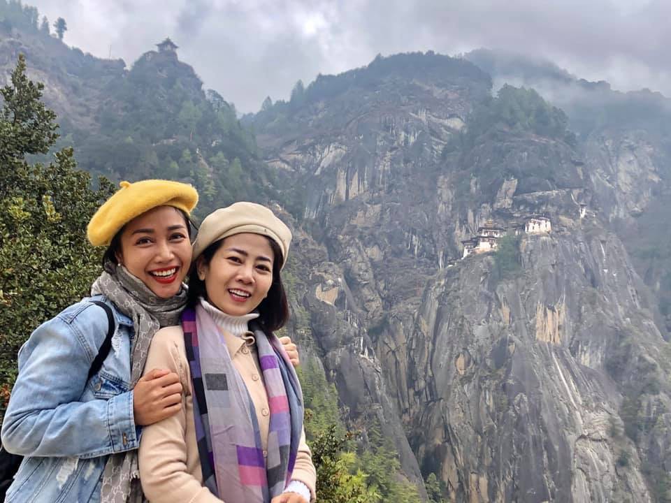 Sức khỏe Mai Phương bất ổn, mặt bị sưng phù không thể đến viếng Lê Bình - Ảnh 1.