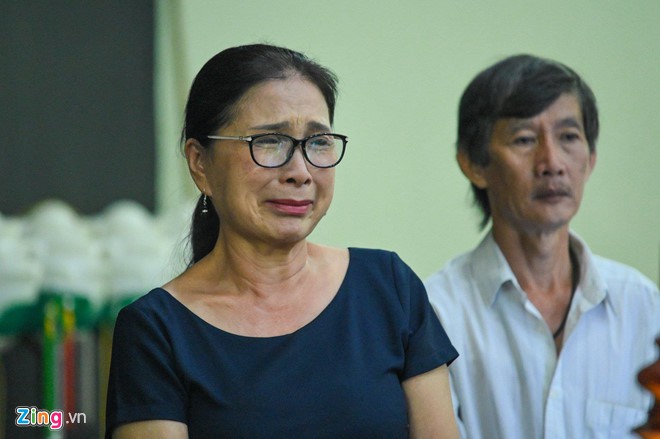 Ngô Thanh Vân, Đại Nghĩa bật khóc khi đến viếng nghệ sĩ Lê Bình - Ảnh 3. Ngô Thanh Vân, Đại Nghĩa bật khóc khi đến viếng nghệ sĩ Lê Bình - Ảnh 3.