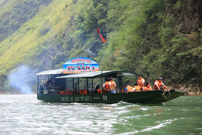 Hành trình khám phá Tu Sản - hẻm vực kỳ vĩ nhất Đông Nam Á - Ảnh 4.