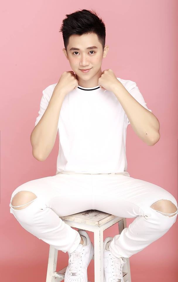Thân hình vạn người mê cùng hành trình come out không giống ai của những chàng LGBT trong Người ấy là ai mùa 1 (P2) - Ảnh 11. Thân hình vạn người mê cùng hành trình come out không giống ai của những chàng LGBT trong Người ấy là ai mùa 1 (P2) - Ảnh 11.