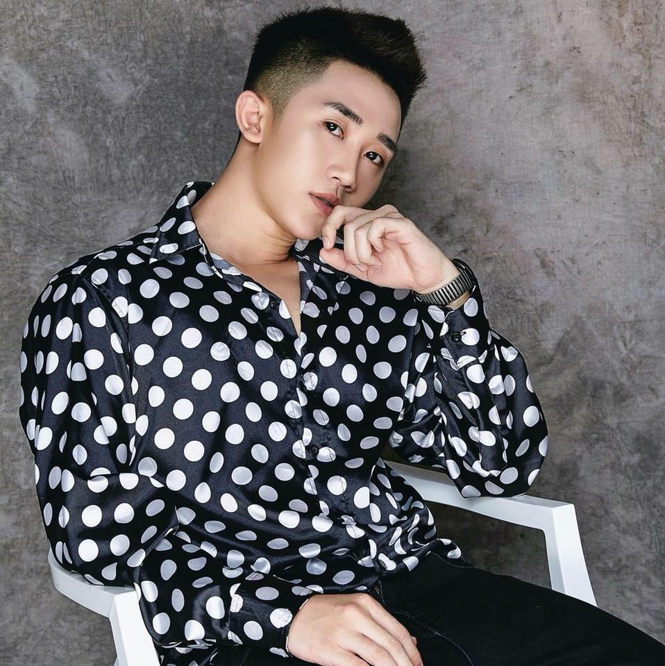Thân hình vạn người mê cùng hành trình come out không giống ai của những chàng LGBT trong Người ấy là ai mùa 1 (P2) - Ảnh 10. Thân hình vạn người mê cùng hành trình come out không giống ai của những chàng LGBT trong Người ấy là ai mùa 1 (P2) - Ảnh 10.