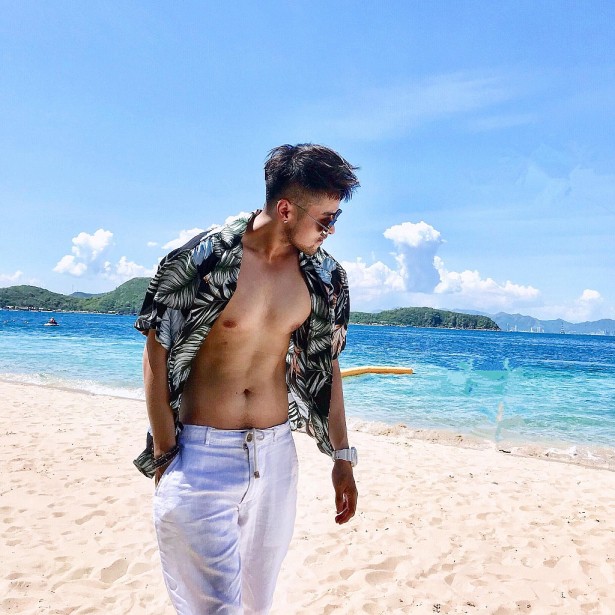 Thân hình vạn người mê cùng hành trình come out không giống ai của những chàng LGBT trong Người ấy là ai mùa 1 (P2) - Ảnh 14. Thân hình vạn người mê cùng hành trình come out không giống ai của những chàng LGBT trong Người ấy là ai mùa 1 (P2) - Ảnh 14.