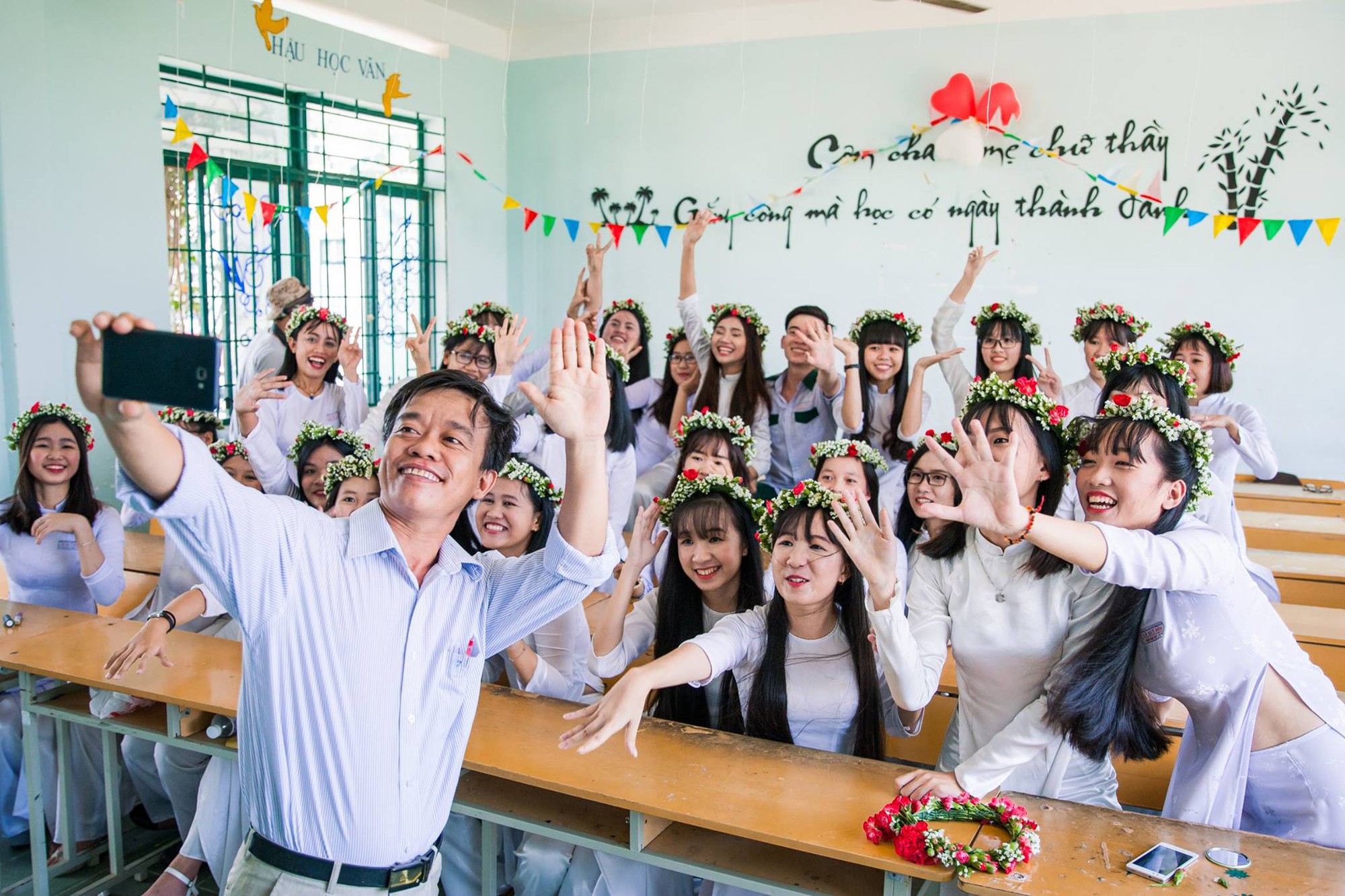 Nếu còn bí ý tưởng chụp ảnh kỉ yếu cuối năm thì đây là những gợi ý không thể bỏ qua - Ảnh 1. Nếu còn bí ý tưởng chụp ảnh kỉ yếu cuối năm thì đây là những gợi ý không thể bỏ qua - Ảnh 1.
