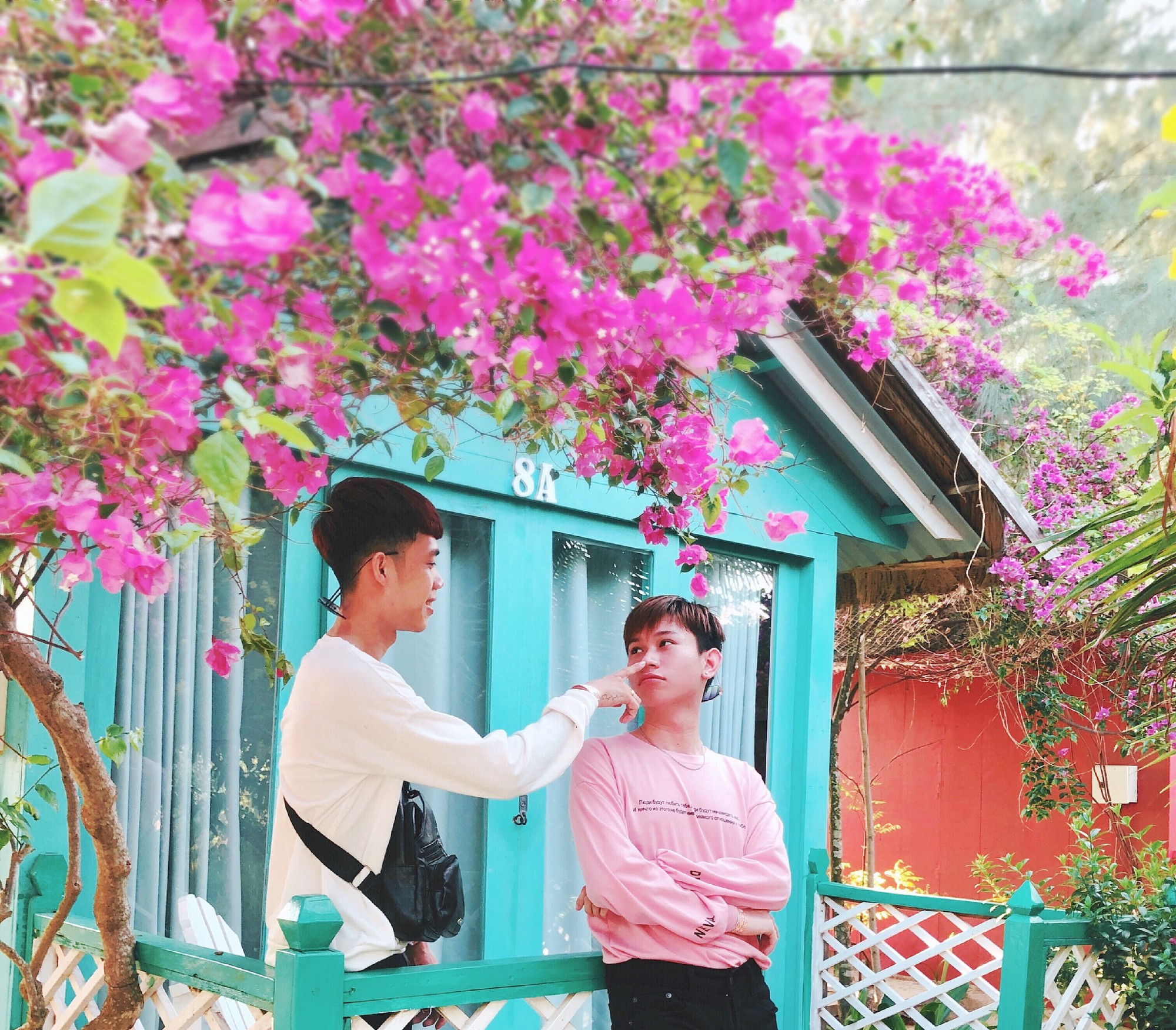 Cặp đôi đồng tính gây sốt với bộ ảnh đẹp như hoa cùng những khoảnh khắc ngọt ngào - Ảnh 2. Cặp đôi đồng tính gây sốt với bộ ảnh đẹp như hoa cùng những khoảnh khắc ngọt ngào - Ảnh 2.