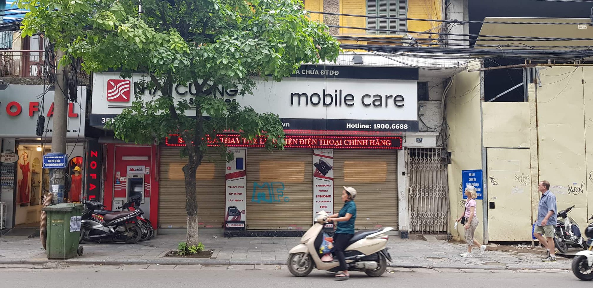 Cận cảnh chuỗi cửa hàng Nhật Cường ở Hà Nội sau một ngày Bộ Công an khám xét - Ảnh 9. Cận cảnh chuỗi cửa hàng Nhật Cường ở Hà Nội sau một ngày Bộ Công an khám xét - Ảnh 9.