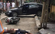 Nữ tài xế xe Camry lùi xe tông chết người phụ nữ đi xe máy