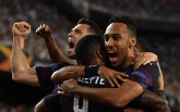 Aubameyang lập hattrick, 'Pháo thủ' đại phá 'hang dơi', giành quyền vào chung kết Europa League