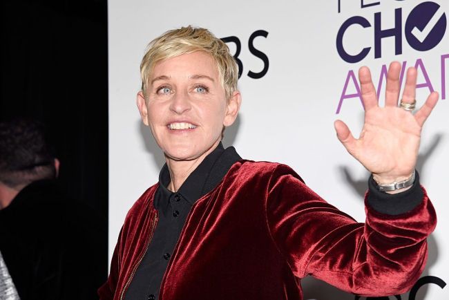 Cộng đồng LGBT thế giới hôm nay (10/5): Ca sĩ Troye Sivan làm mẫu cho hãng đồ lót nổi tiếng, mỹ nam Love by Chance thắng lớn trong lễ trao giải Kazz  - Ảnh 2.