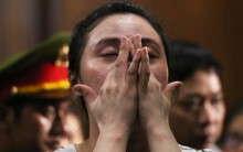 Video: Văn Kính Dương, Ngọc Miu cùng đồng phạm xin hưởng án nhẹ để về nuôi con nhỏ và cha mẹ già