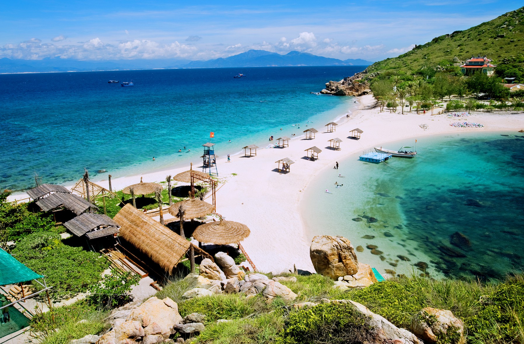 Khám phá nghề khai thác yến sào tại Festival Biển 2019 - Ảnh 11. Khám phá nghề khai thác yến sào tại Festival Biển 2019 - Ảnh 11.