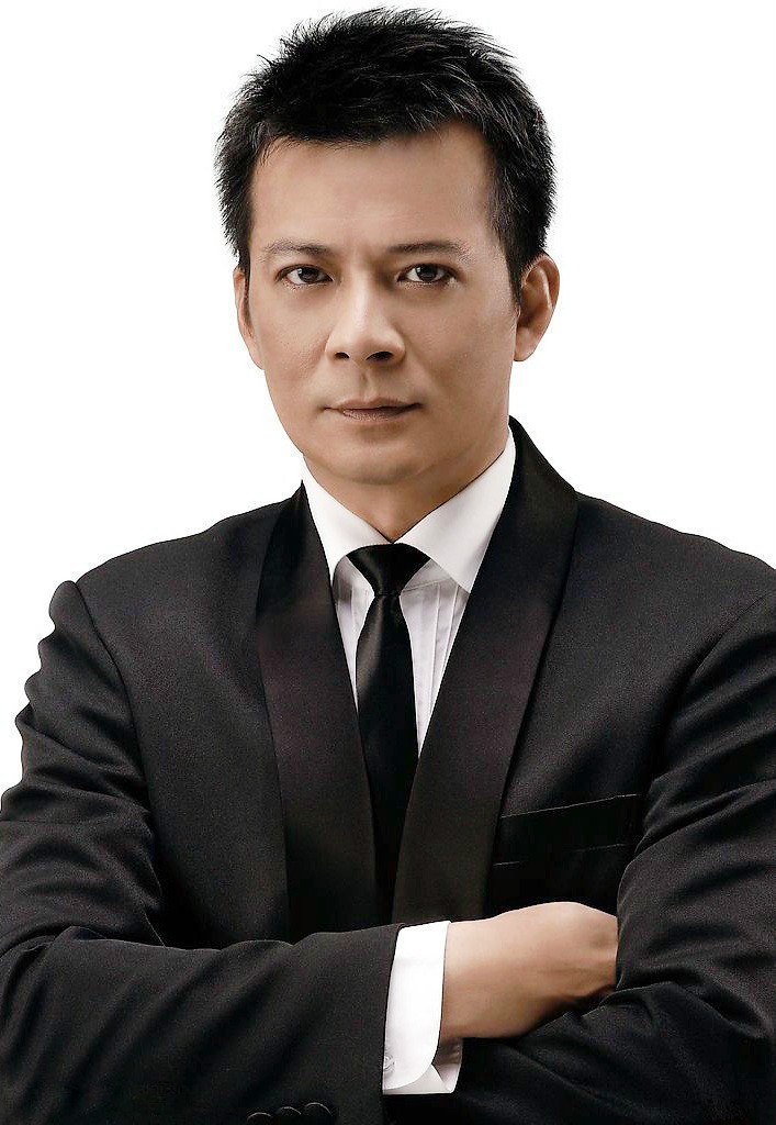 Tài tử TVB Huỳnh Nhật Hoa: Đánh đổi sự nghiệp, bán hết gia sản đổi lấy sức khỏe cho bà xã bị ung thư - Ảnh 1. Tài tử TVB Huỳnh Nhật Hoa: Đánh đổi sự nghiệp, bán hết gia sản đổi lấy sức khỏe cho bà xã bị ung thư - Ảnh 1.
