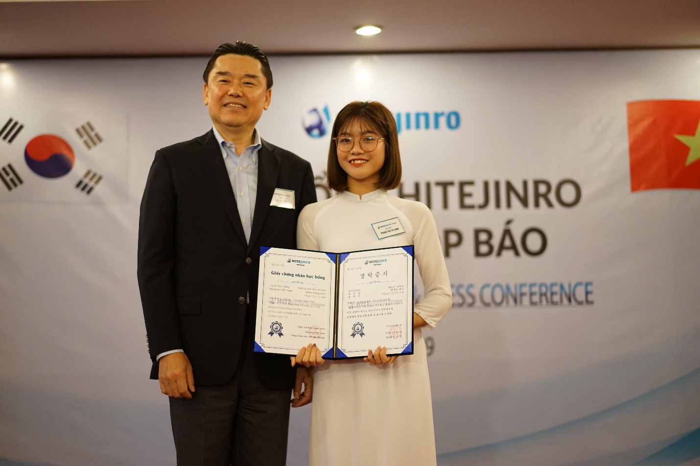 Những nữ sinh xinh xắn sở hữu học bổng Hitejinro 2019: Người yêu văn hóa xứ Hàn, người mê thần tượng Kpop - Ảnh 2. Những nữ sinh xinh xắn sở hữu học bổng Hitejinro 2019: Người yêu văn hóa xứ Hàn, người mê thần tượng Kpop - Ảnh 2.