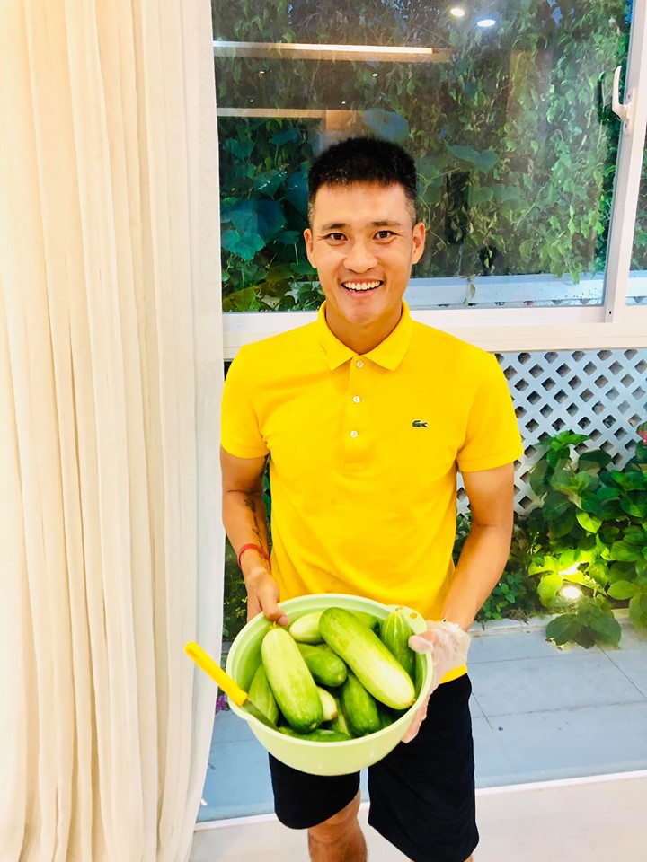 Sao Việt hôm nay (10/5): Công Vinh bán dưa sạch của nhà trồng được với giá trên trời, Hari Won muốn làm đàn ông - Ảnh 8. Sao Việt hôm nay (10/5): Công Vinh bán dưa sạch của nhà trồng được với giá trên trời, Hari Won muốn làm đàn ông - Ảnh 8.
