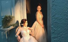 Bất ngờ với 'profile' và nhan sắc 'nghiêng thành đổ nước' của cặp đồng tính nữ vừa tung bộ ảnh cưới sexy