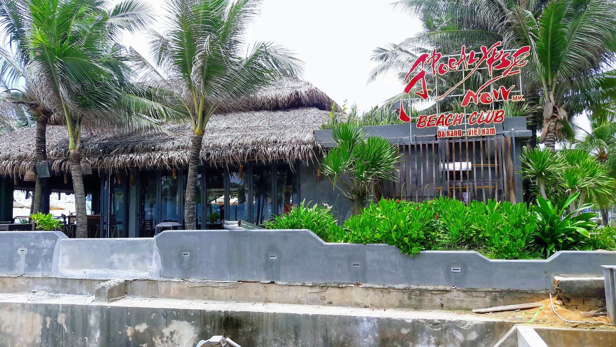 Công ty CP Quê Việt - Danabeach xây dựng không phép hàng loạt hạng mục gần biển Đà Nẵng - Ảnh 2. Công ty CP Quê Việt - Danabeach xây dựng không phép hàng loạt hạng mục gần biển Đà Nẵng - Ảnh 2.