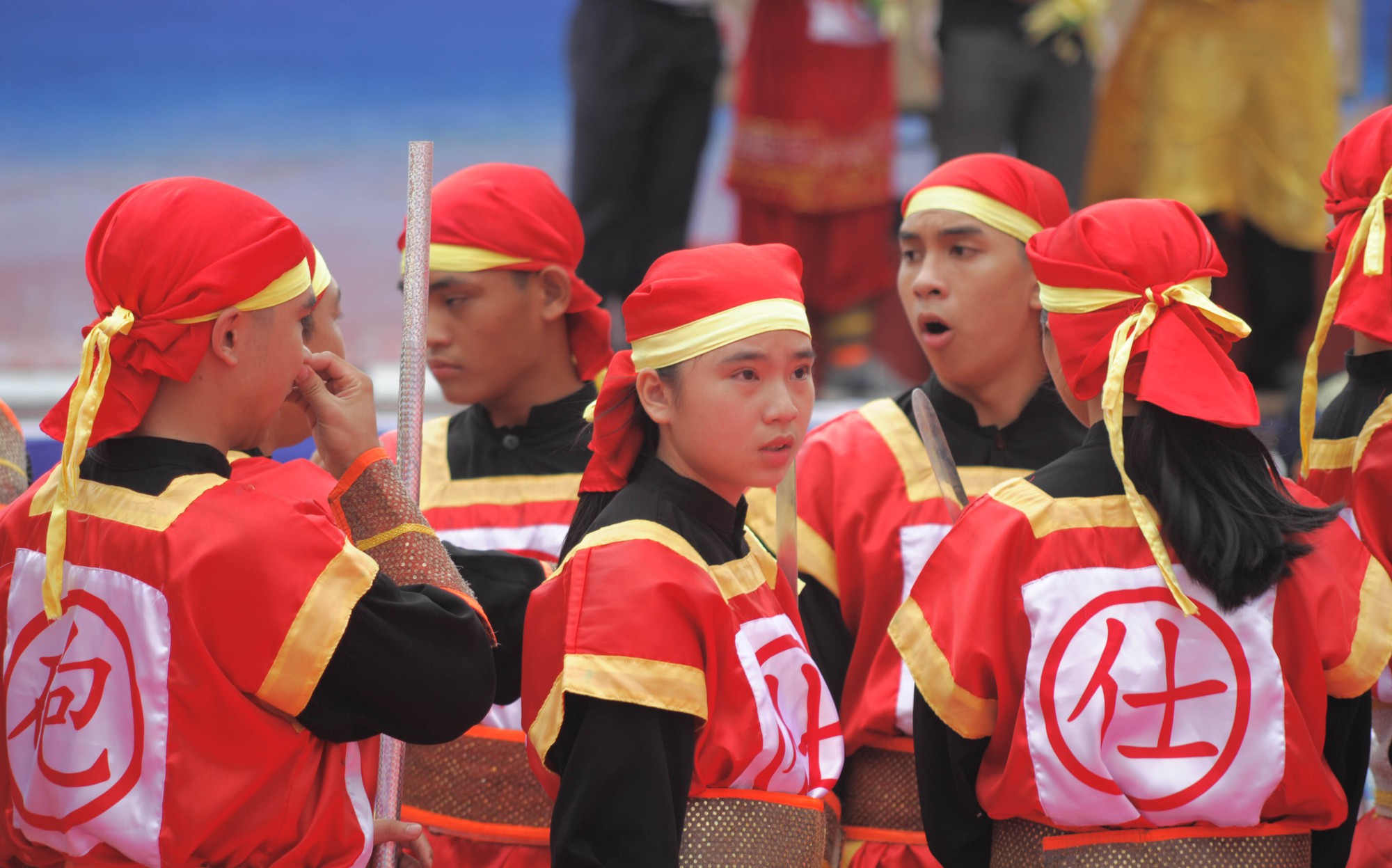 Những pha biểu diễn võ thuật đẹp mắt tại giải đấu cờ người Festival Biển 2019 - Ảnh 5. Những pha biểu diễn võ thuật đẹp mắt tại giải đấu cờ người Festival Biển 2019 - Ảnh 5.