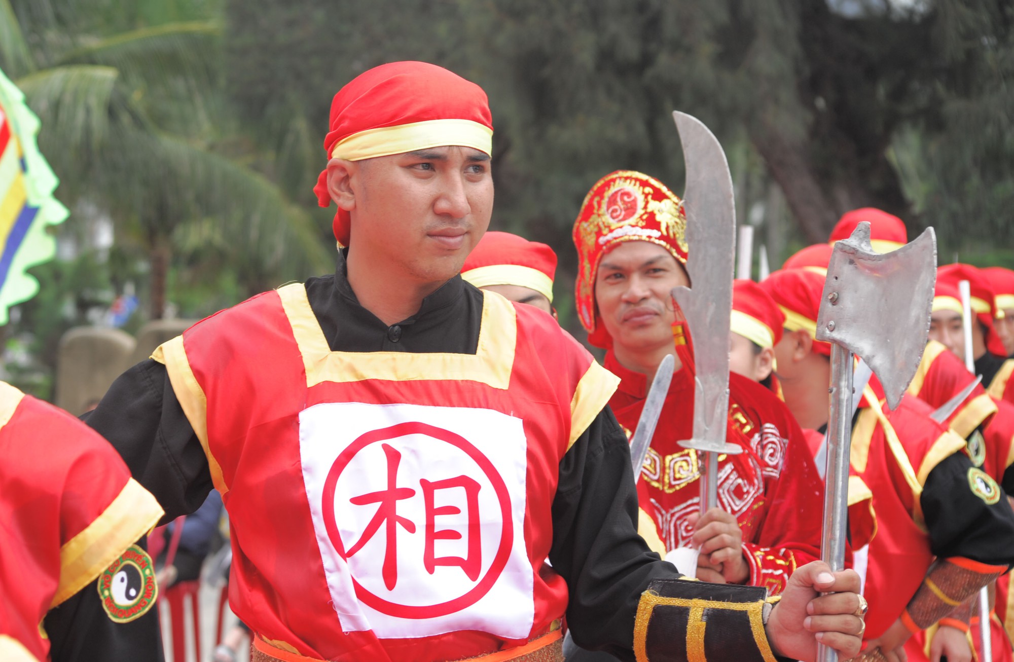 Những pha biểu diễn võ thuật đẹp mắt tại giải đấu cờ người Festival Biển 2019 - Ảnh 4. Những pha biểu diễn võ thuật đẹp mắt tại giải đấu cờ người Festival Biển 2019 - Ảnh 4.