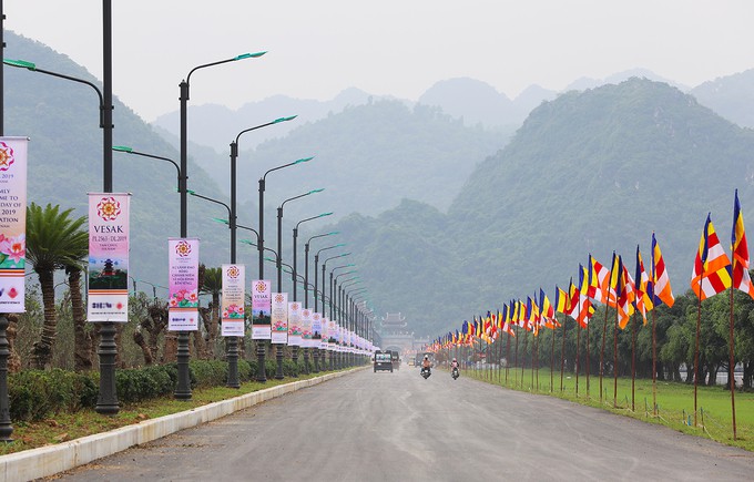 Chùa Tam Chúc sẵn sàng cho đại lễ Phật đản - Ảnh 3. Chùa Tam Chúc sẵn sàng cho đại lễ Phật đản - Ảnh 3.
