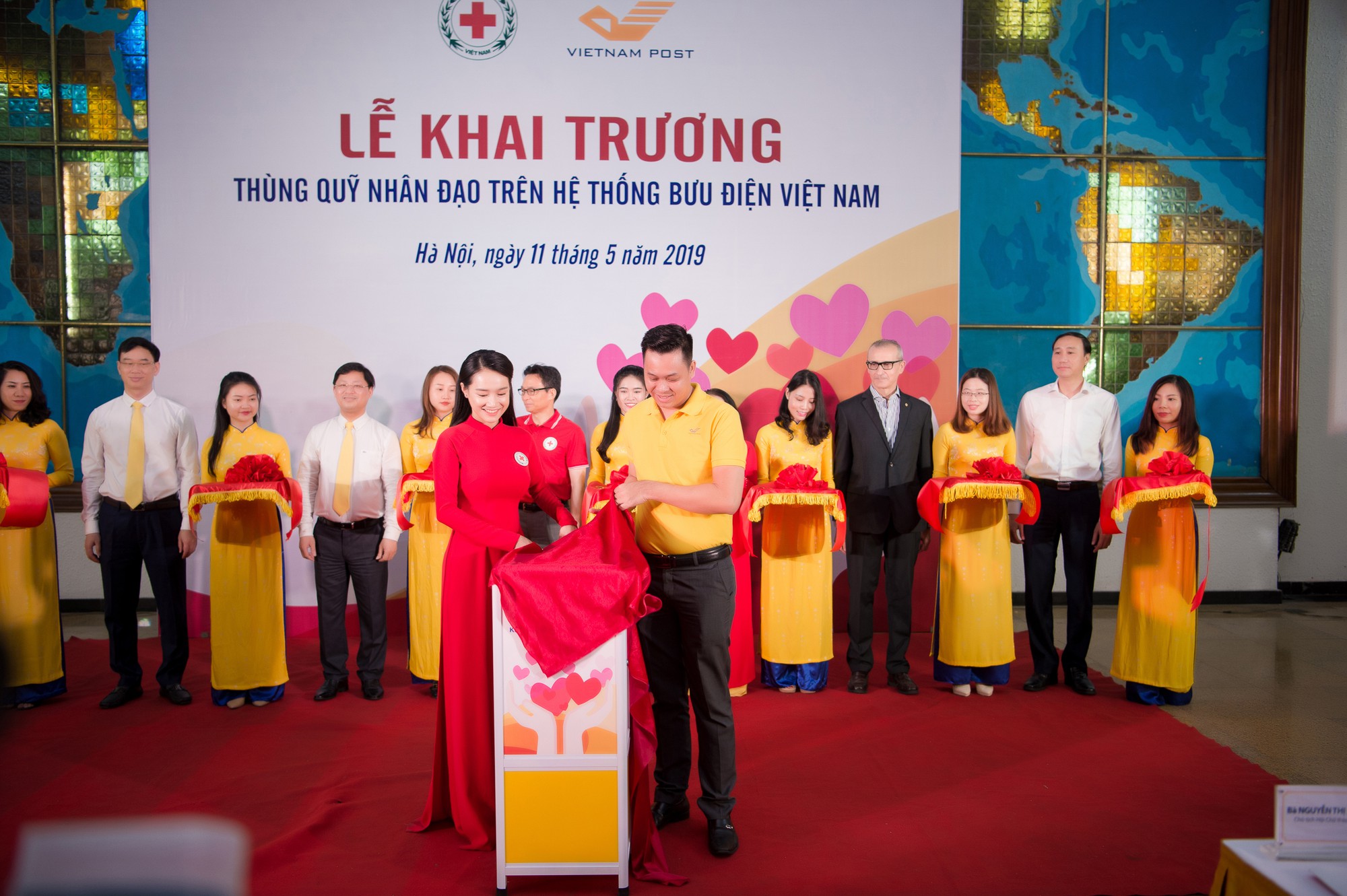 Nhã Phương vinh dự trở thành đại sứ của tháng Nhân đạo Quốc gia - Ảnh 5. Nhã Phương vinh dự trở thành đại sứ của tháng Nhân đạo Quốc gia - Ảnh 5.