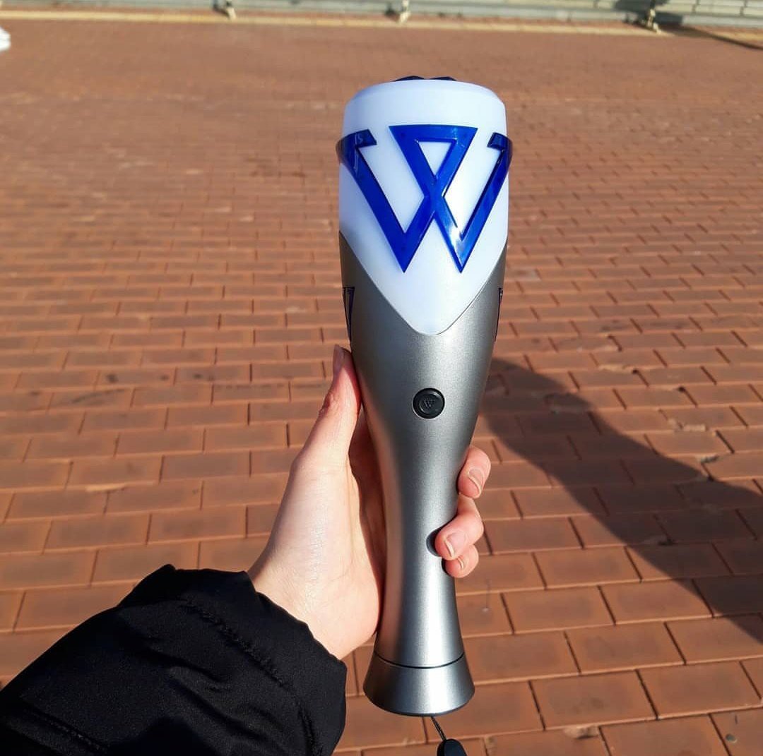 Sao Kpop và cuộc chiến cổ vũ gây cấn trong 5 tháng đầu năm 2019 - Ảnh 10. Sao Kpop và cuộc chiến cổ vũ gây cấn trong 5 tháng đầu năm 2019 - Ảnh 10.