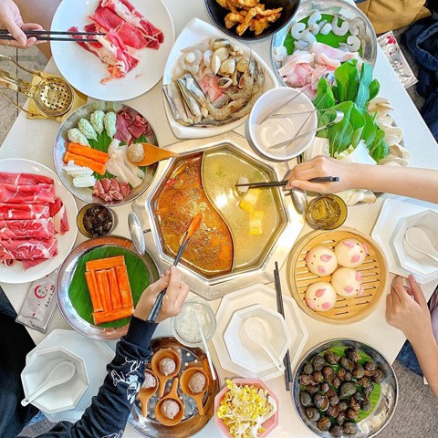 Ngày mưa, rủ bạn bè đi ăn lẩu nóng hổi tại 5 nhà hàng ở TP HCM - Ảnh 7.