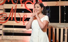 MC Quỳnh Hương khuyến khích mọi người đừng ngại ngần ôm và hôn mẹ khi còn có thể
