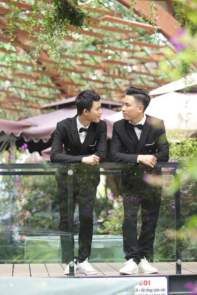 Lộ danh tính cô dâu - chú rể trong đám cưới đồng tính nam ở Kiên Giang mà dân mạng đang rần rần chia sẻ - Ảnh 8. Lộ danh tính cô dâu - chú rể trong đám cưới đồng tính nam ở Kiên Giang mà dân mạng đang rần rần chia sẻ - Ảnh 8.