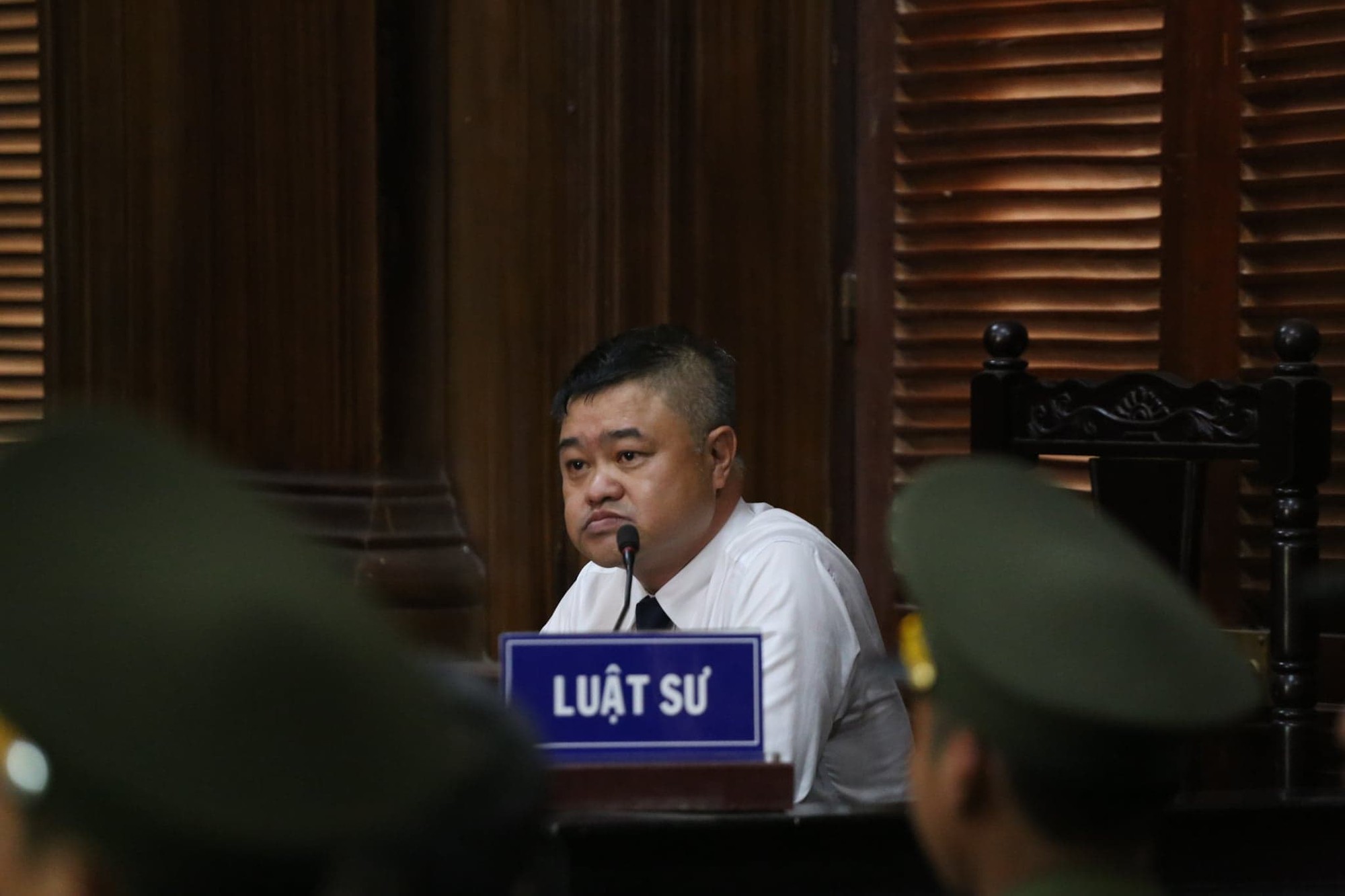 Kẻ hướng dẫn Văn Kính Dương điều chế ma túy cùng 9 người tạm thoát tội - Ảnh 5.
