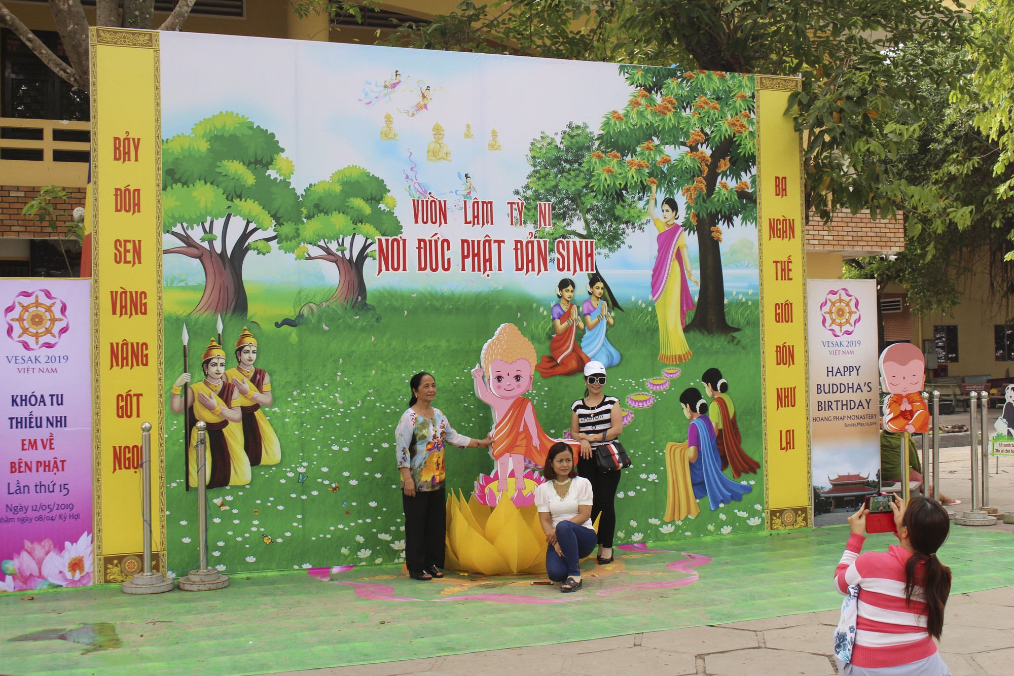 Thăm ngôi chùa lớn nhất TP HCM trước ngày lễ Phật Đản - Ảnh 7. Thăm ngôi chùa lớn nhất TP HCM trước ngày lễ Phật Đản - Ảnh 7.
