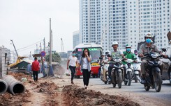 Hà Nội: Đường Phạm Văn Đồng vẫn ngổn ngang hơn 1 năm thi công dự án cao tốc trên cao