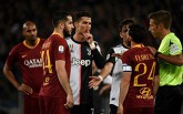 Ronaldo bẽ mặt sau khi chê đối thủ là 'thằng lùn'