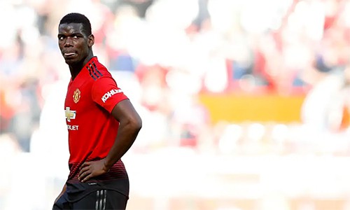 CĐV sỉ vả Pogba ngay tại Old Trafford - Ảnh 1. CĐV sỉ vả Pogba ngay tại Old Trafford - Ảnh 1.