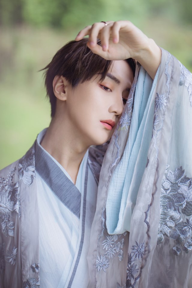 Bộ ảnh như hoa như mộng của cặp đôi đam mỹ nổi tiếng trong giới cosplay khiến nhiều người ngất ngây - Ảnh 6. Bộ ảnh như hoa như mộng của cặp đôi đam mỹ nổi tiếng trong giới cosplay khiến nhiều người ngất ngây - Ảnh 6.