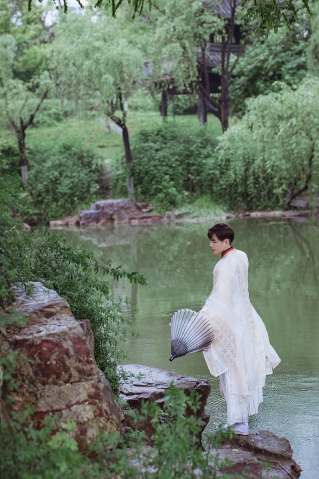 Bộ ảnh như hoa như mộng của cặp đôi đam mỹ nổi tiếng trong giới cosplay khiến nhiều người ngất ngây - Ảnh 5. Bộ ảnh như hoa như mộng của cặp đôi đam mỹ nổi tiếng trong giới cosplay khiến nhiều người ngất ngây - Ảnh 5.