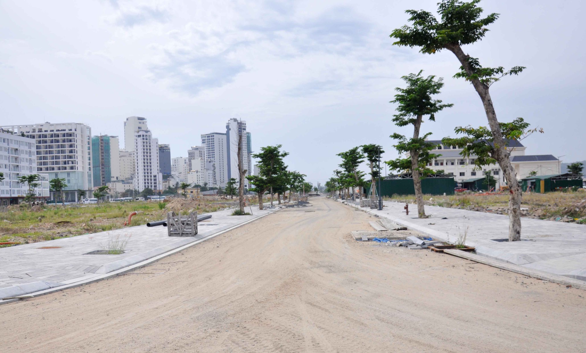 Đề nghị công an xử lí việc mua bán đất sân bay Nha Trang cũ - Ảnh 2. Đề nghị công an xử lí việc mua bán đất sân bay Nha Trang cũ - Ảnh 2.