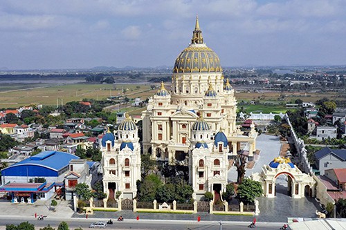 Cuộc sống trong những lâu đài rộng cả ngàn m2, trị giá trăm tỉ đồng của đại gia Việt - Ảnh 1. Cuộc sống trong những lâu đài rộng cả ngàn m2, trị giá trăm tỉ đồng của đại gia Việt - Ảnh 1.