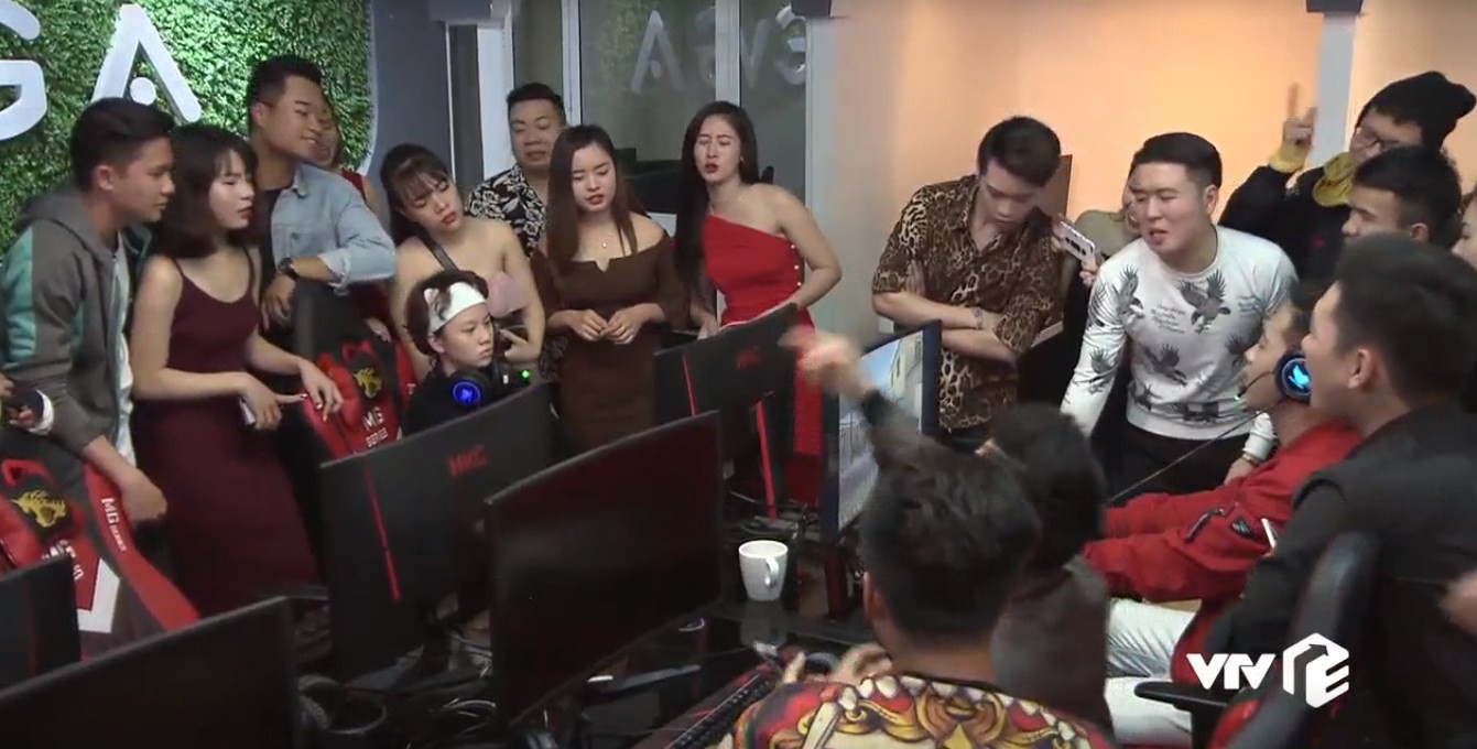 Về nhà đi con tập 22: Vũ ngỡ ngàng biết Thư còn trong trắng, Dương bỏ thi để kiếm tiền giúp chị trả nợ - Ảnh 20. Về nhà đi con tập 22: Vũ ngỡ ngàng biết Thư còn trong trắng, Dương bỏ thi để kiếm tiền giúp chị trả nợ - Ảnh 20.