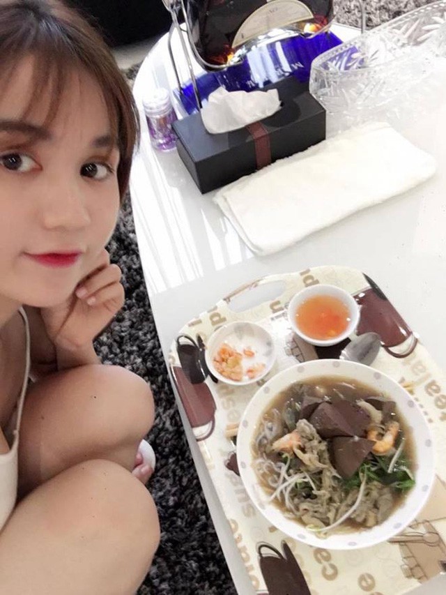 Ngọc Trinh nóng tính và lì lợm? - Ảnh 4. Ngọc Trinh nóng tính và lì lợm? - Ảnh 4.