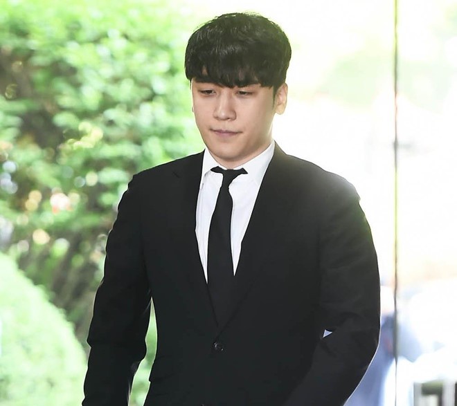 Seungri bị trói và còng tay khi rời tòa án, có thể ở tù 2 - 3 năm - Ảnh 7. Seungri bị trói và còng tay khi rời tòa án, có thể ở tù 2 - 3 năm - Ảnh 7.