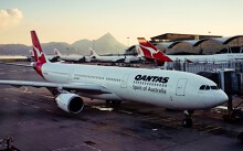 Máy bay của hãng hàng không Australia Qantas gặp sự cố hệ thống điện phải đổi hướng