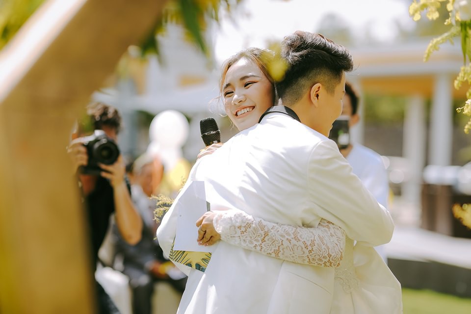 Lễ nguyện thề hạnh phúc của cặp đồng tính nữ Yun Bin và Tú Tri - Ảnh 11.