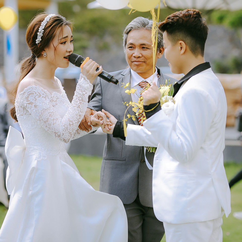 Lễ nguyện thề hạnh phúc của cặp đồng tính nữ Yun Bin và Tú Tri - Ảnh 4.