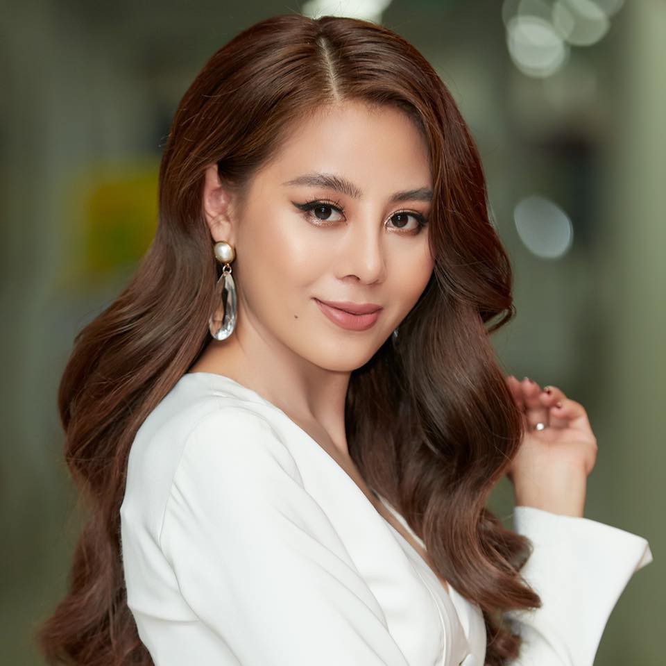 Diễn viên Cát Tường bật khóc, tiết lộ bị NSX Bạn muốn hẹn hò cắt hợp đồng làm MC, mất thu nhập sinh sống - Ảnh 5. Diễn viên Cát Tường bật khóc, tiết lộ bị NSX Bạn muốn hẹn hò cắt hợp đồng làm MC, mất thu nhập sinh sống - Ảnh 5.