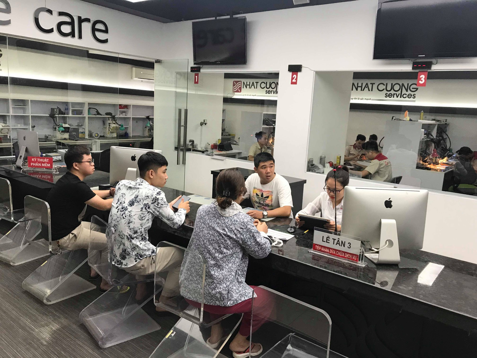 Nhật Cường mobile bất ngờ hé cửa đón khách - Ảnh 3. Nhật Cường mobile bất ngờ hé cửa đón khách - Ảnh 3.
